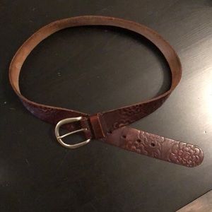 ⭐️3 for $18 Lucky Brand Brown Leather Belt 31-35"